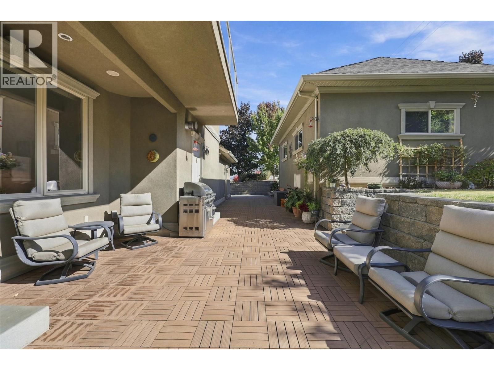 456 AZURE Place - Image 22