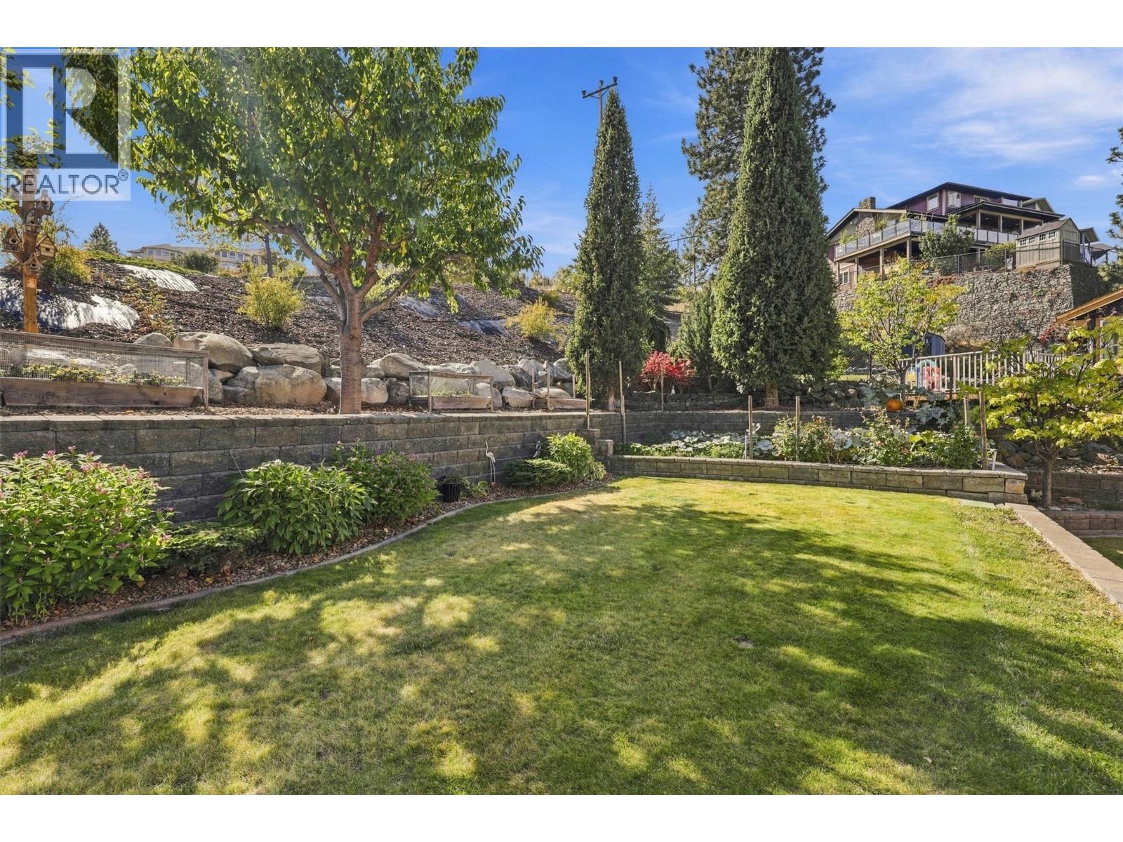 456 AZURE Place - 24
