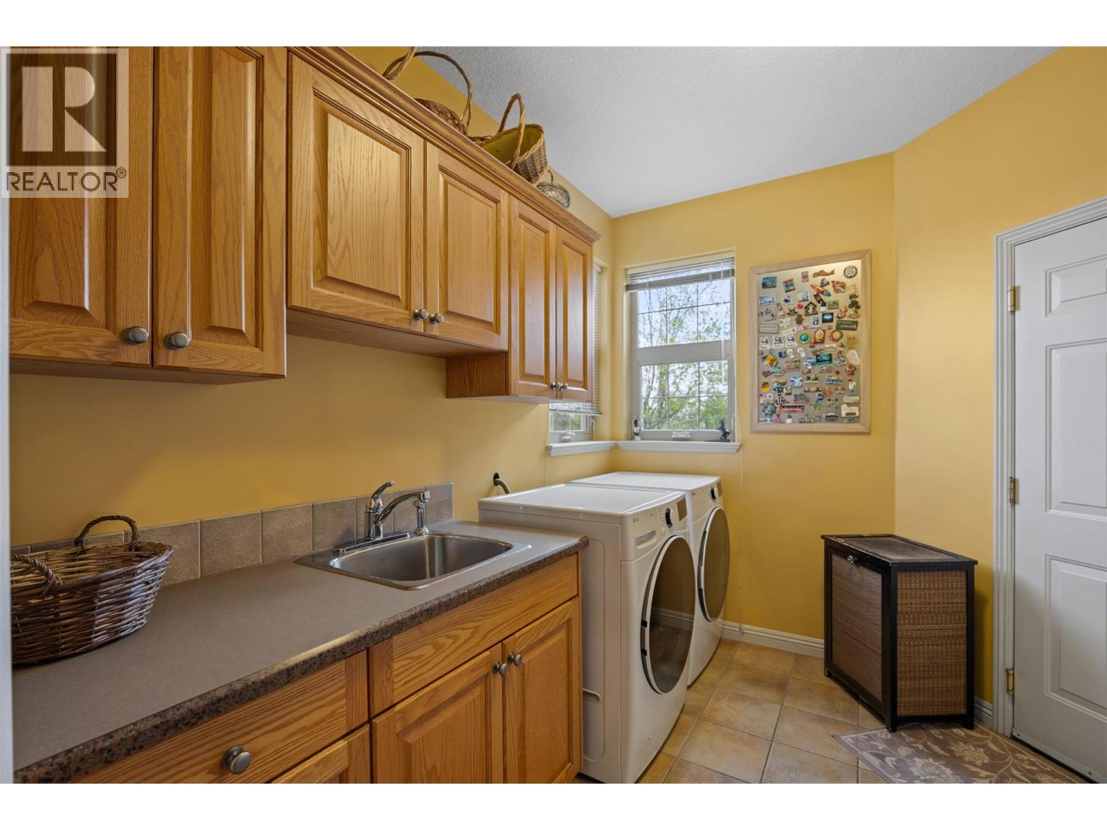 456 AZURE Place - Image 32