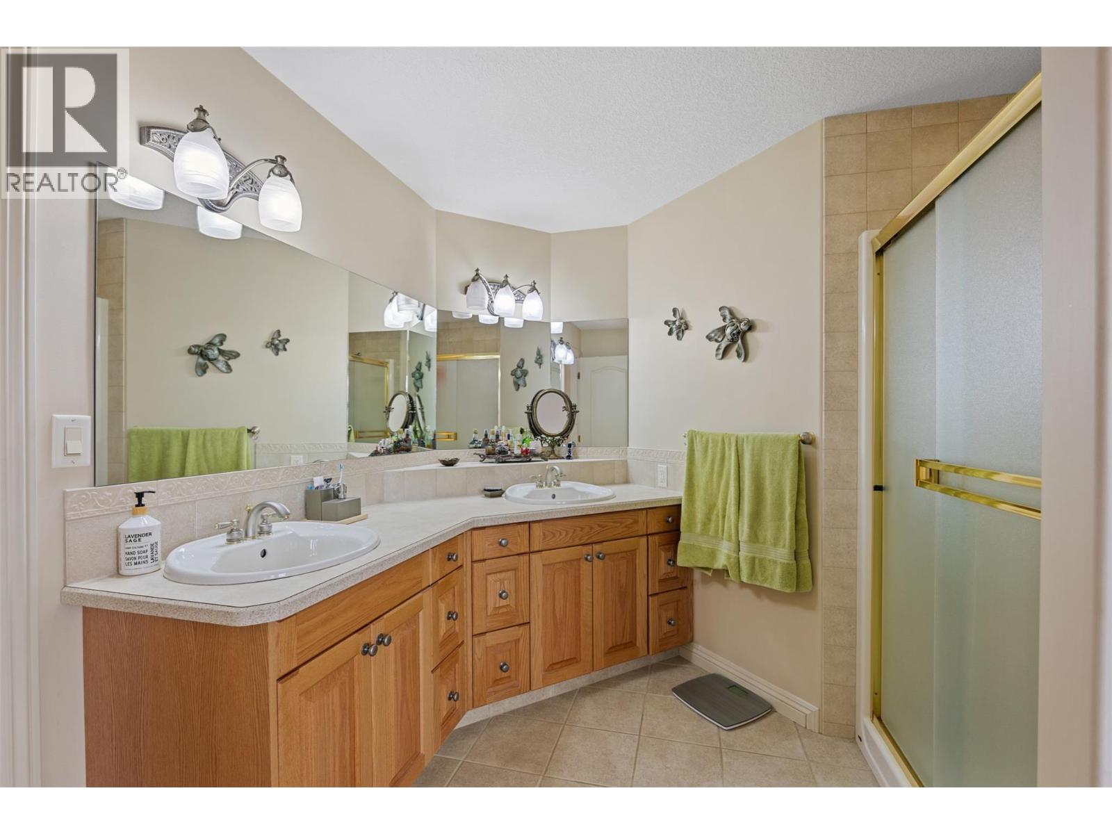 456 AZURE Place - Image 41