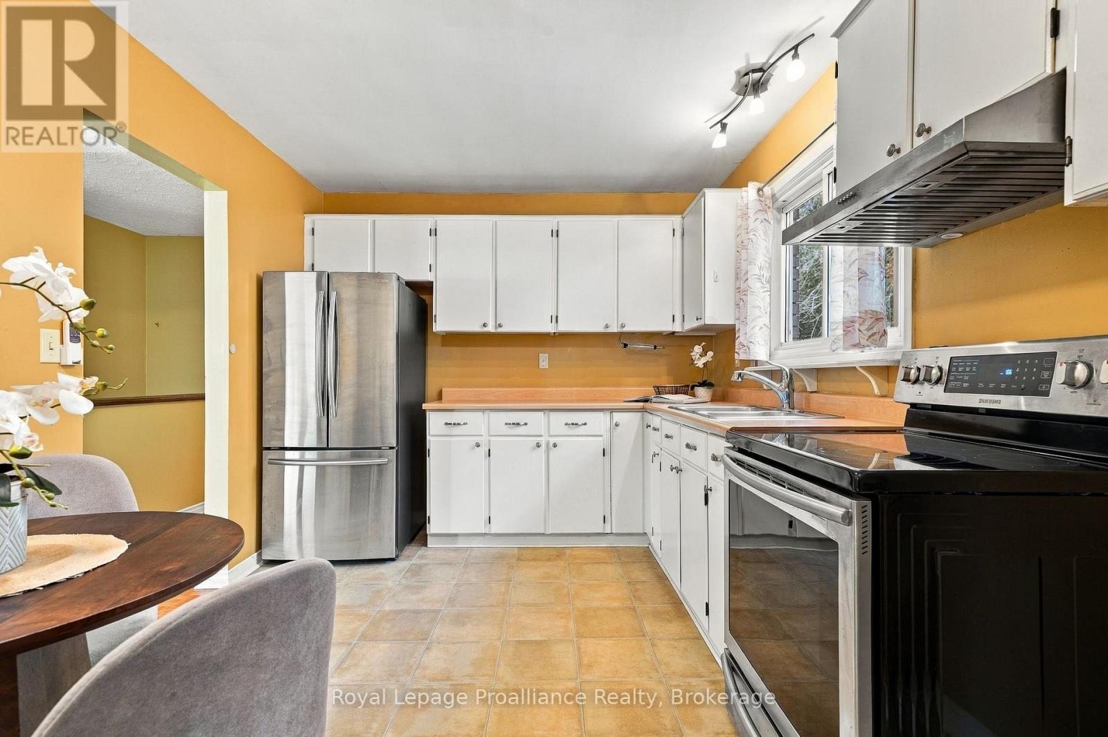 36 PARKVIEW HEIGHTS - Image 20