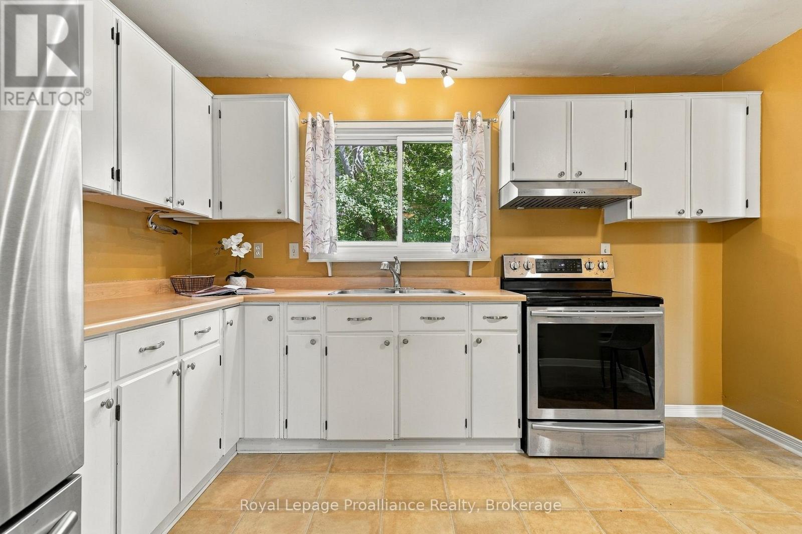 36 PARKVIEW HEIGHTS - Image 22