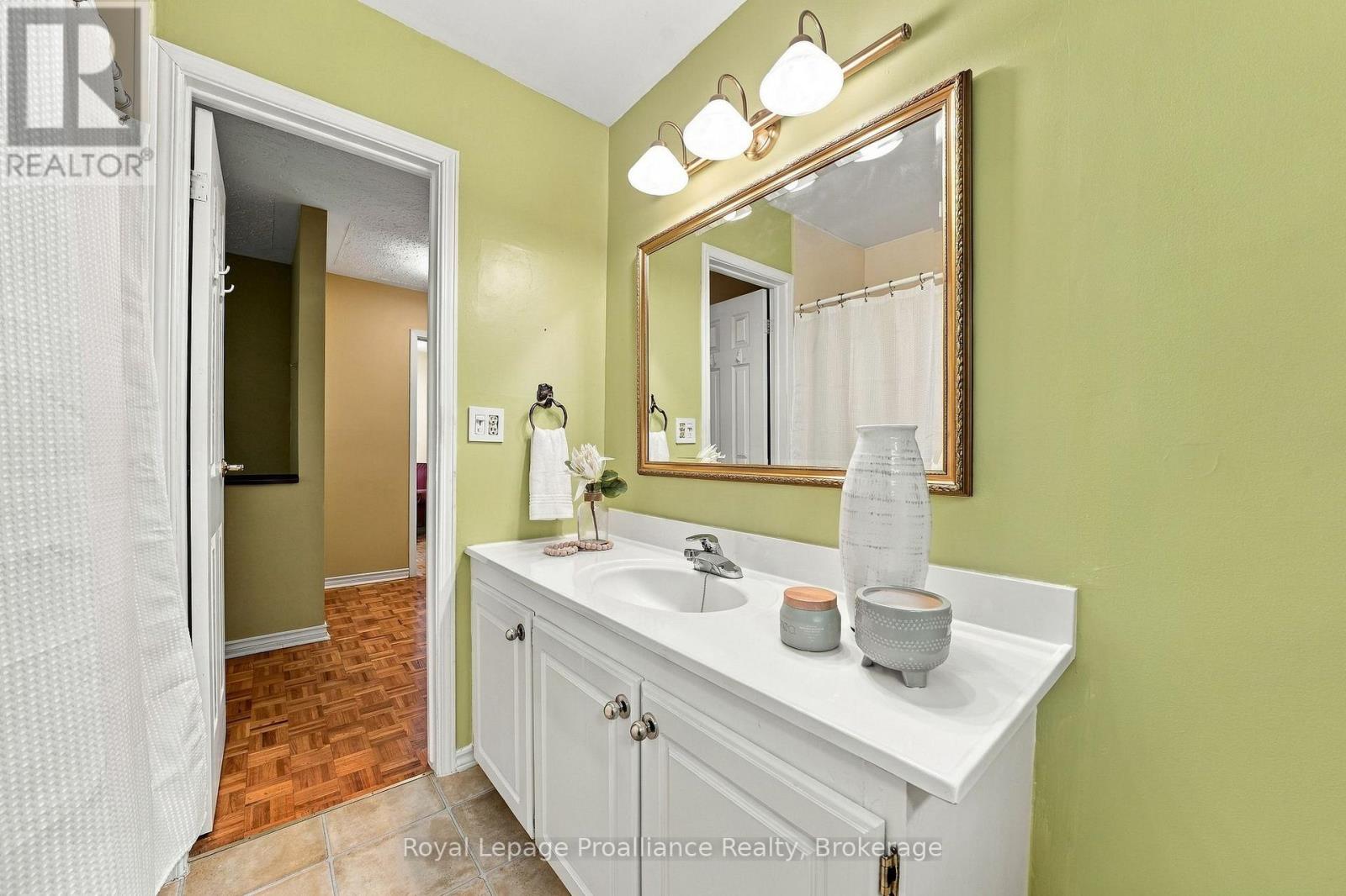 36 PARKVIEW HEIGHTS - Image 26