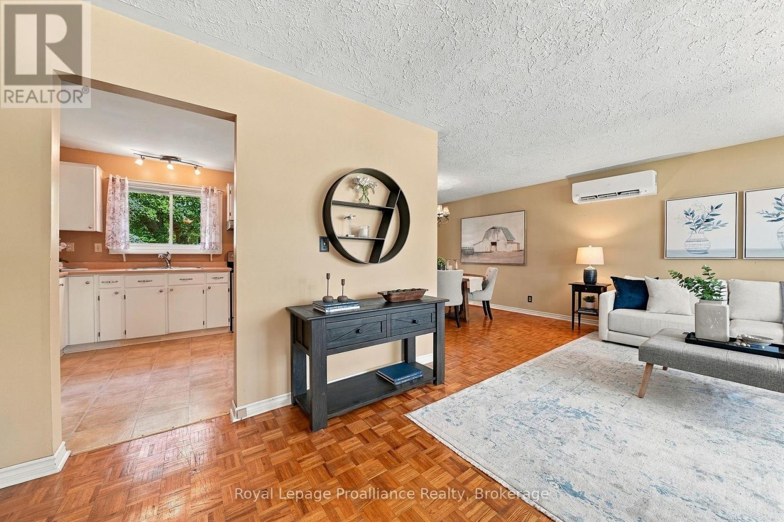 36 PARKVIEW HEIGHTS - 6