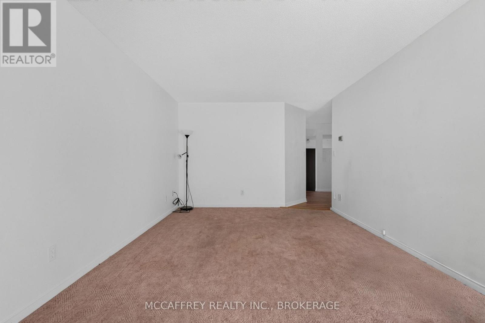 582 BARNSLEY CRESCENT - Image 10