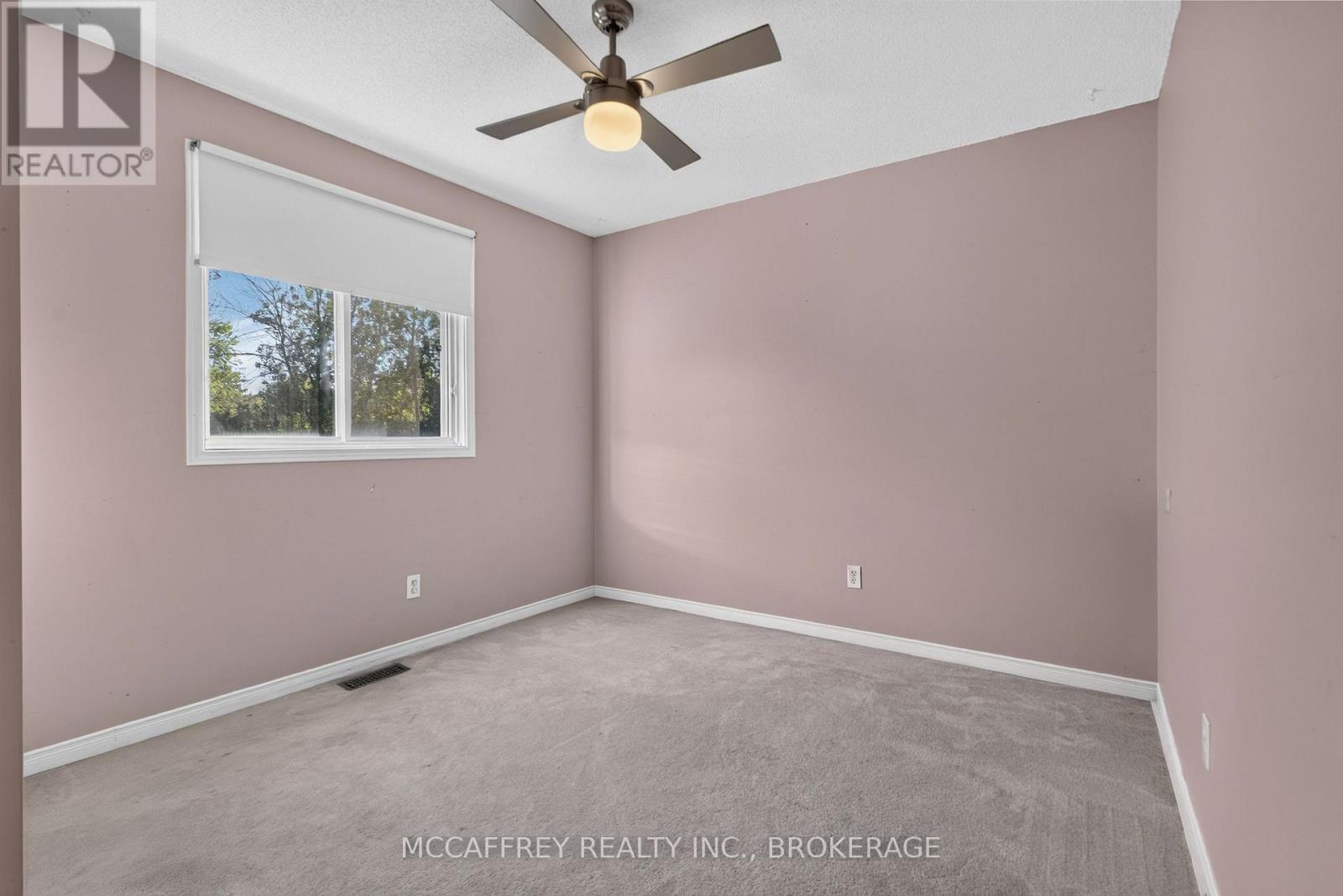 582 BARNSLEY CRESCENT - Image 22