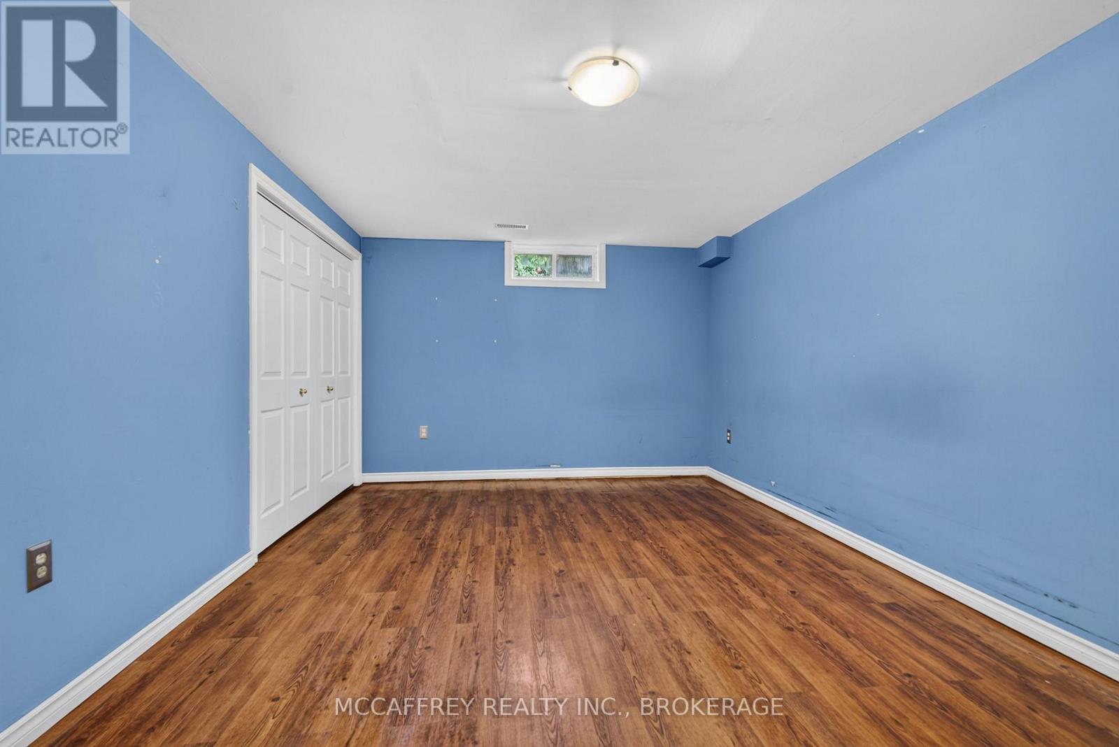 582 BARNSLEY CRESCENT - Image 27