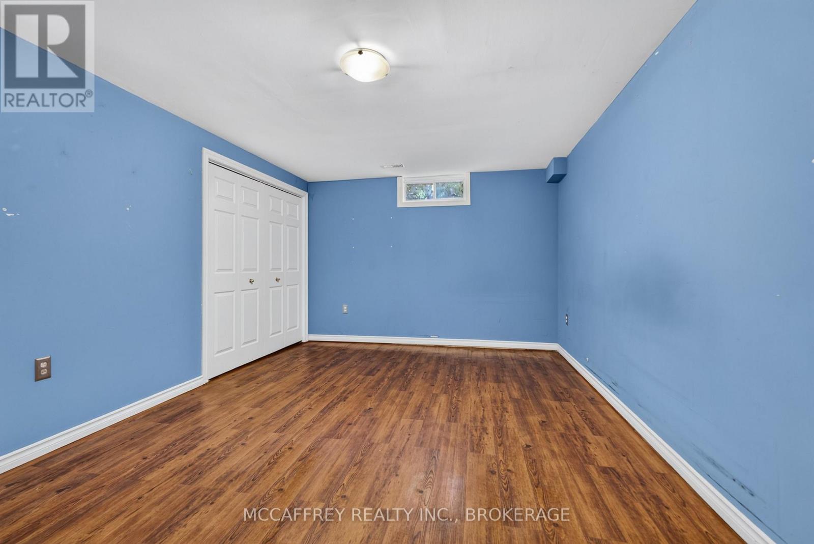 582 BARNSLEY CRESCENT - Image 28