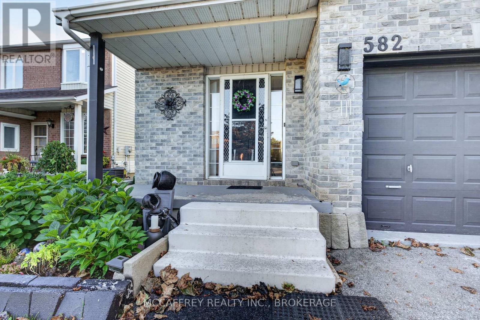 582 BARNSLEY CRESCENT, Kingston (City SouthWest) — photo 3