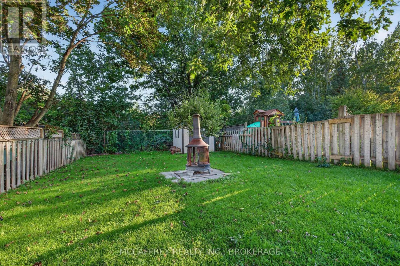 582 BARNSLEY CRESCENT - Image 32