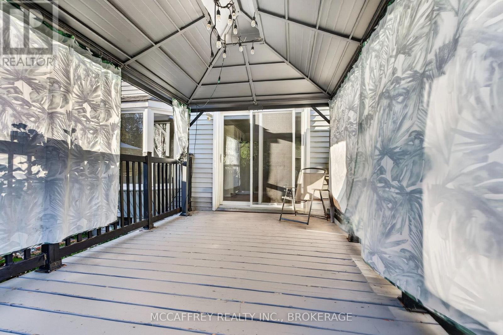 582 BARNSLEY CRESCENT - Image 36