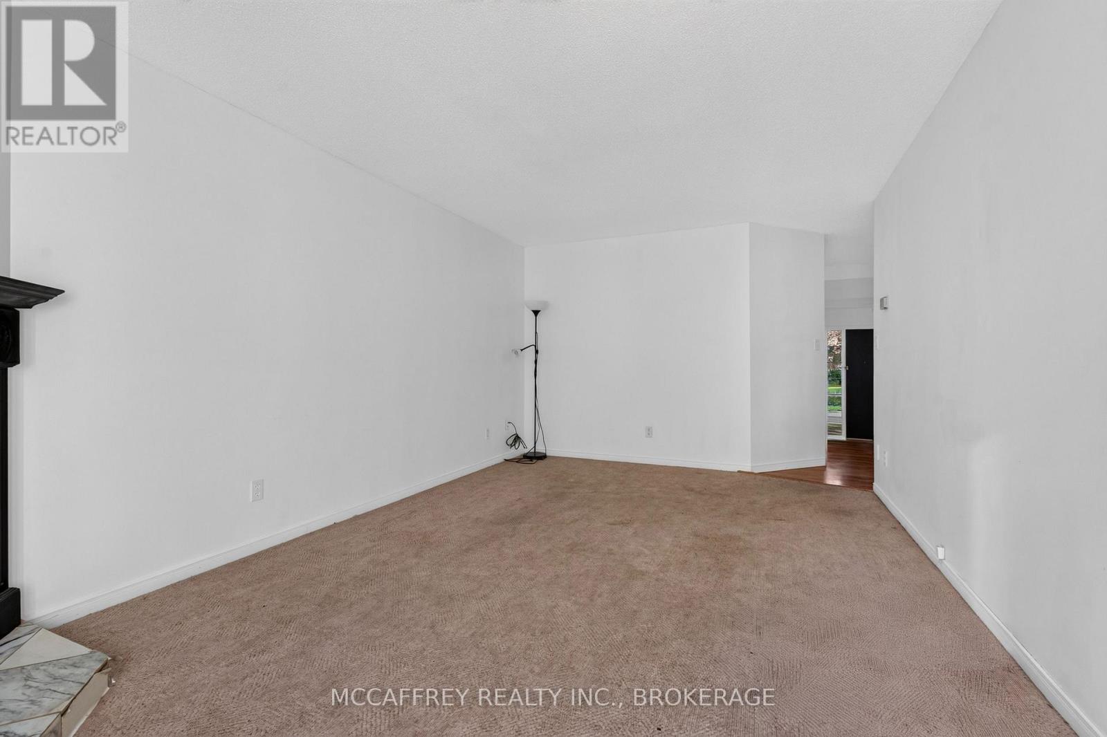 582 BARNSLEY CRESCENT, Kingston (City SouthWest) — photo 9
