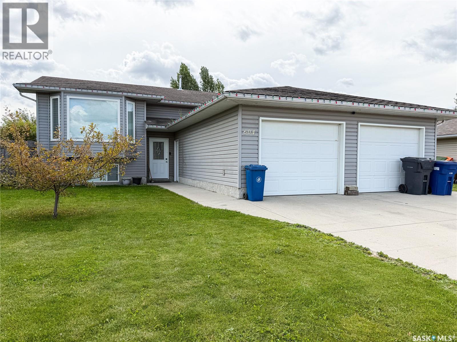 604 7th AVENUE W, Meadow Lake — photo 1
