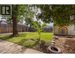 2702 11 Avenue N, Lethbridge, AB T1H1N4 Photo 31