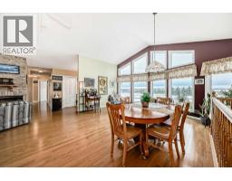 Family room - 5205 55st., Rimbey, AB T0C2J0 Photo 9