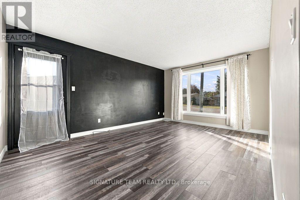 32 HERMAN STREET, Petawawa — photo 8