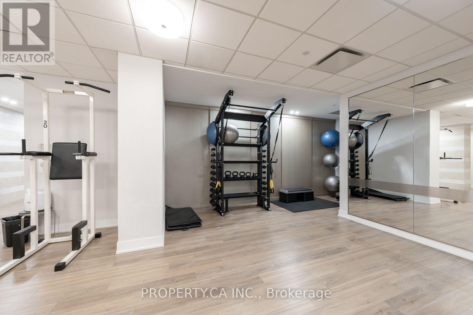 #1415 70 ROEHAMPTON AVENUE - 36