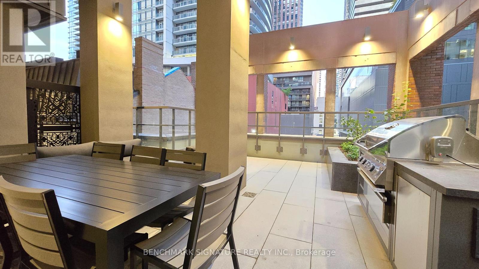 #4603 8 WIDMER STREET - 22