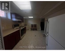 33 Harrington Crescent, Toronto, ON M2M2Y6 Photo 7