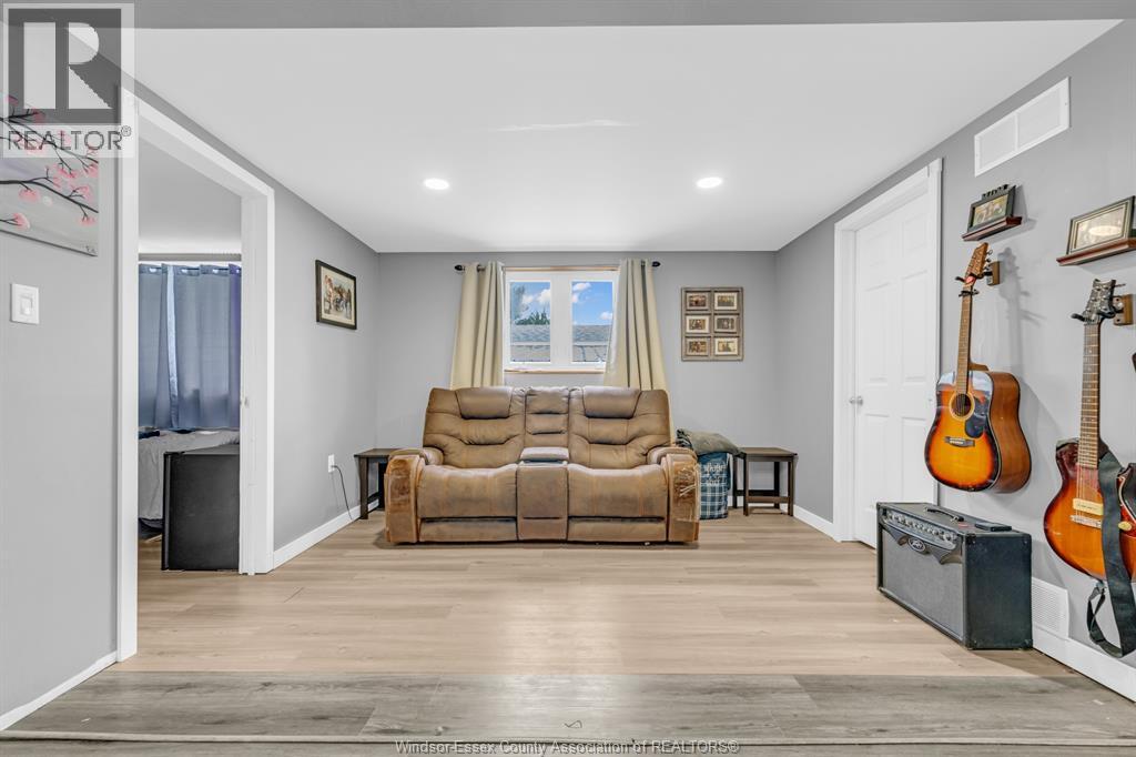 152 DANA DRIVE - 11