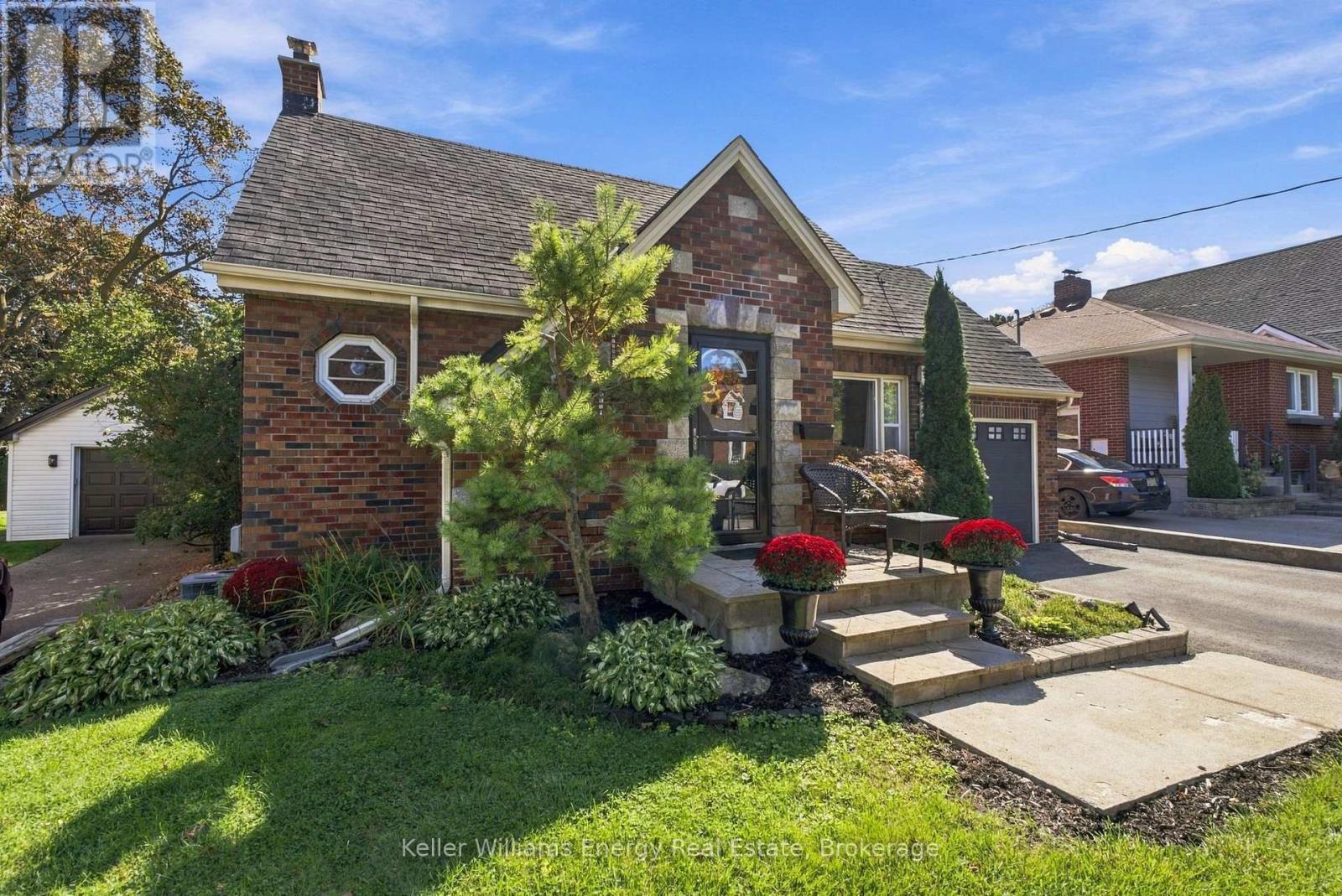 107 SUTHERLAND AVENUE - 2