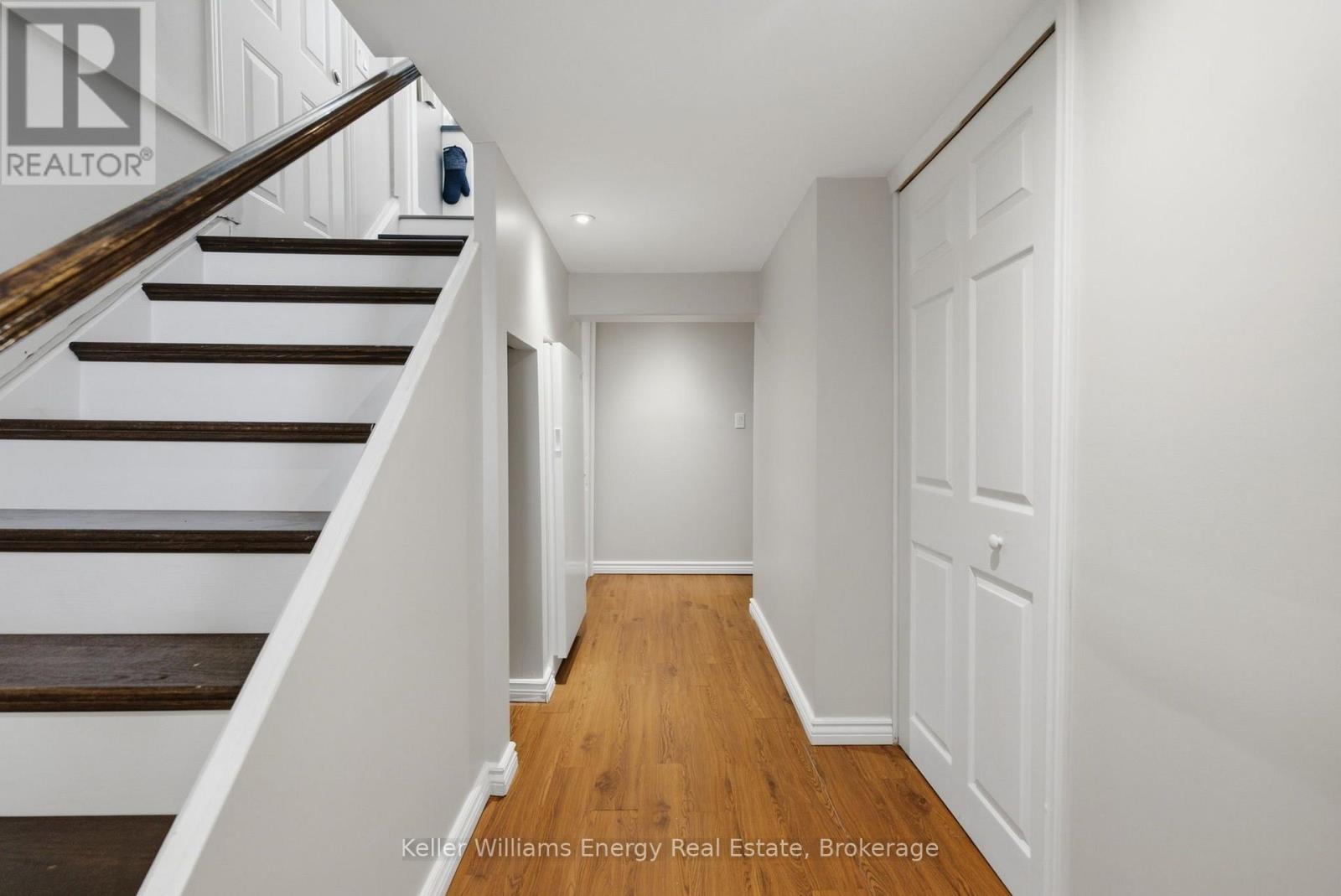 107 SUTHERLAND AVENUE - Image 28