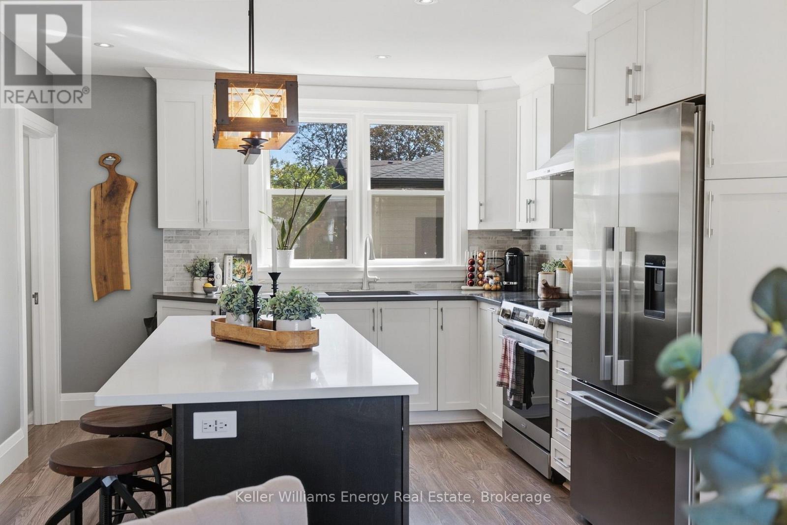107 SUTHERLAND AVENUE - 8