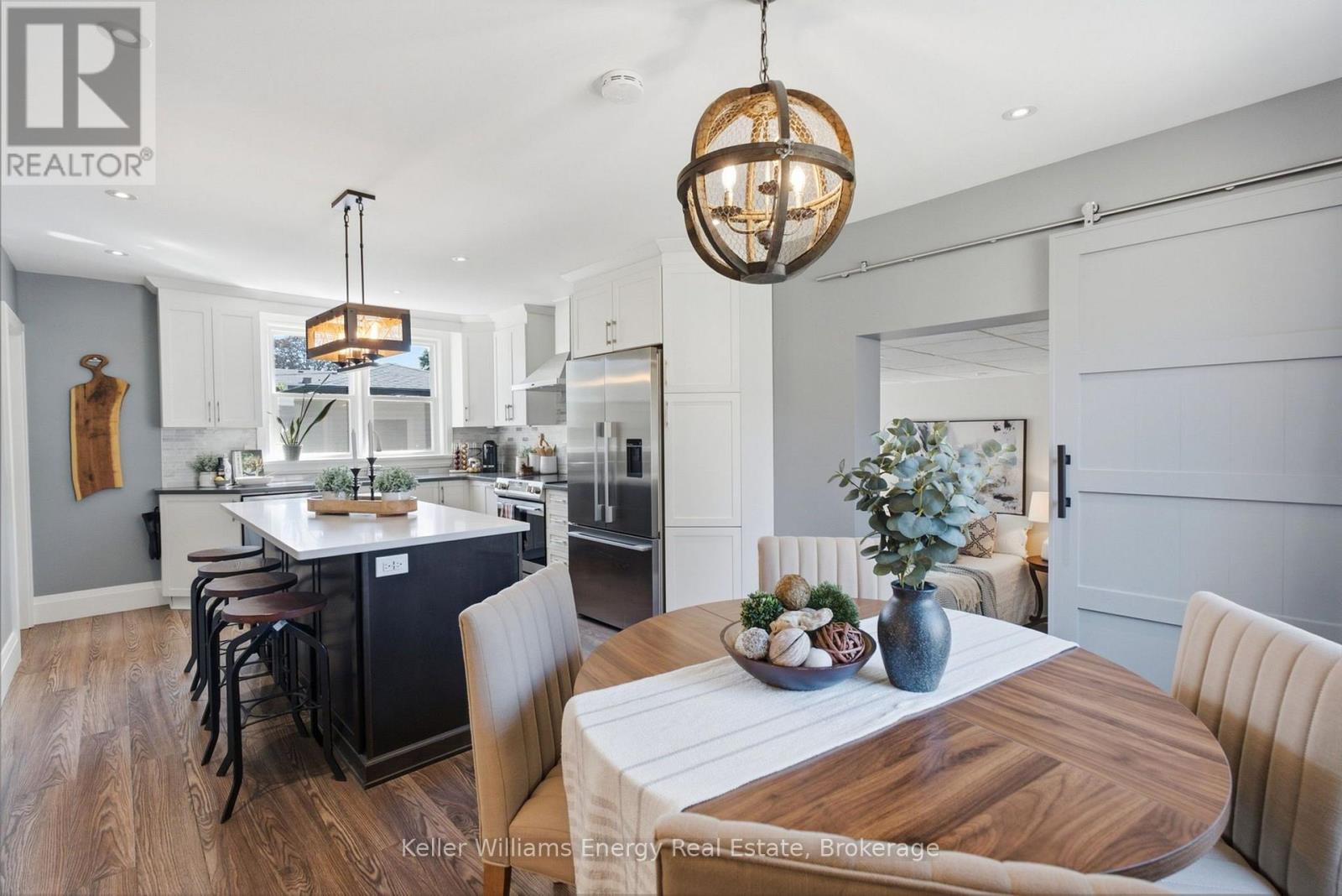 107 SUTHERLAND AVENUE - 7
