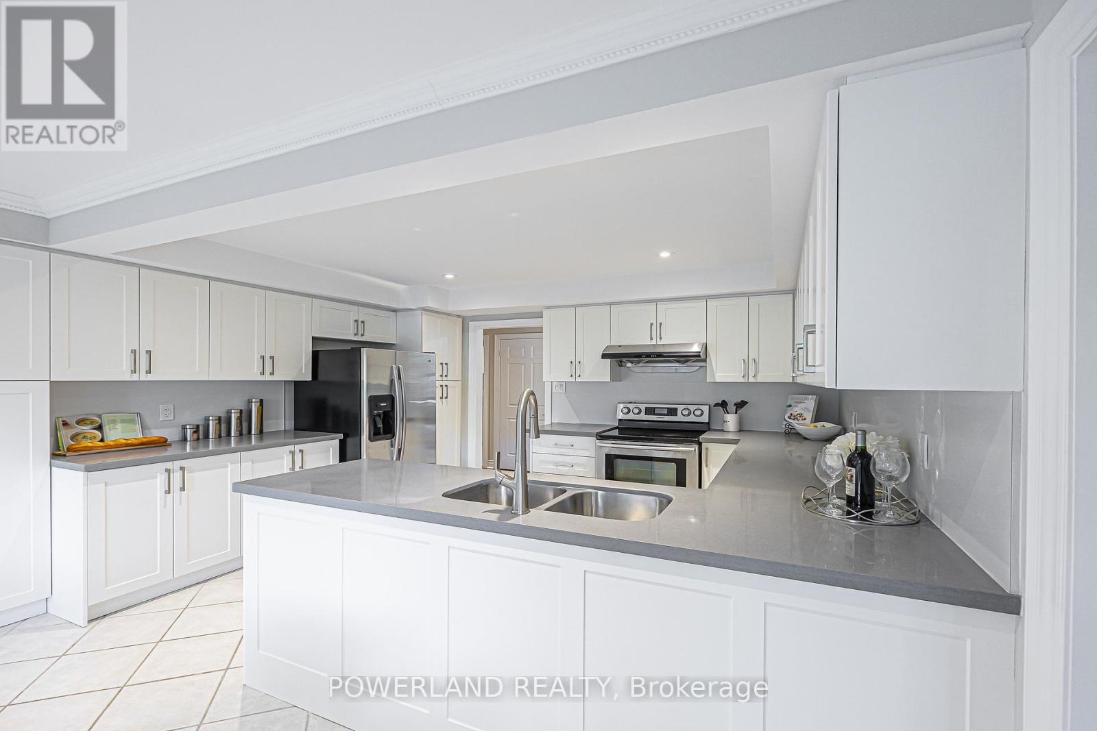 61 ADDINGTON SQUARE - 15