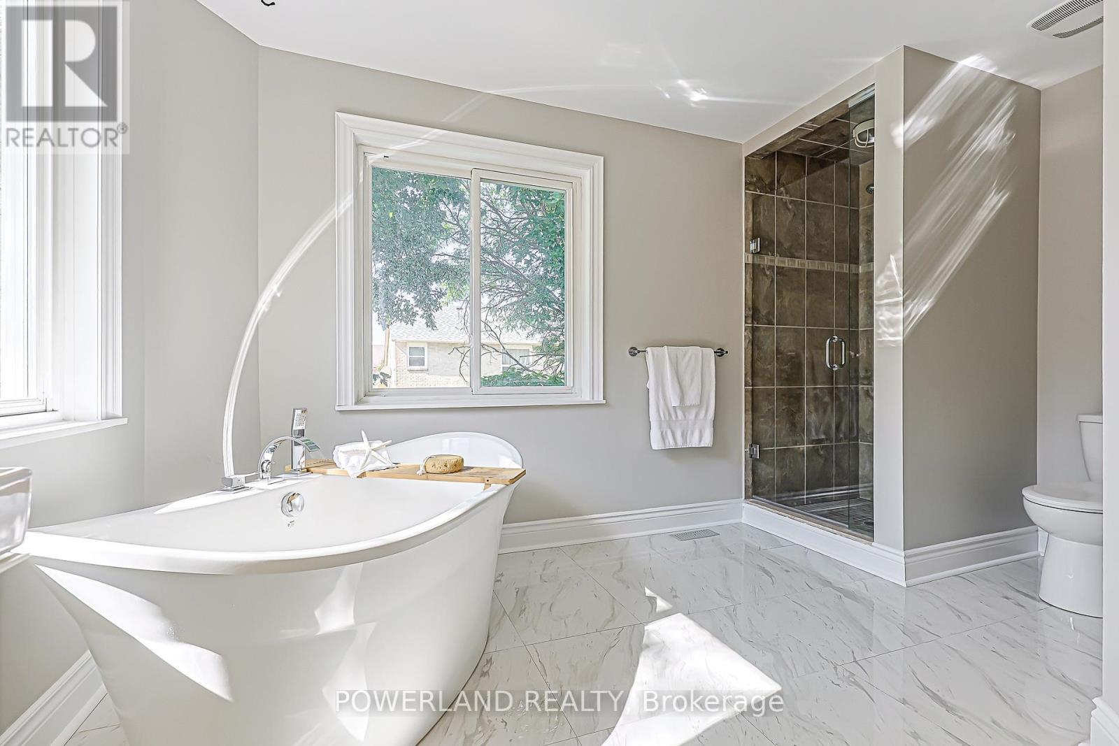 61 ADDINGTON SQUARE - Image 32