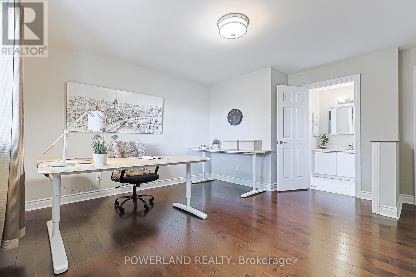 61 ADDINGTON SQUARE - 37