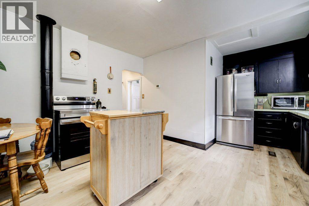 20638 24 Avenue - 7