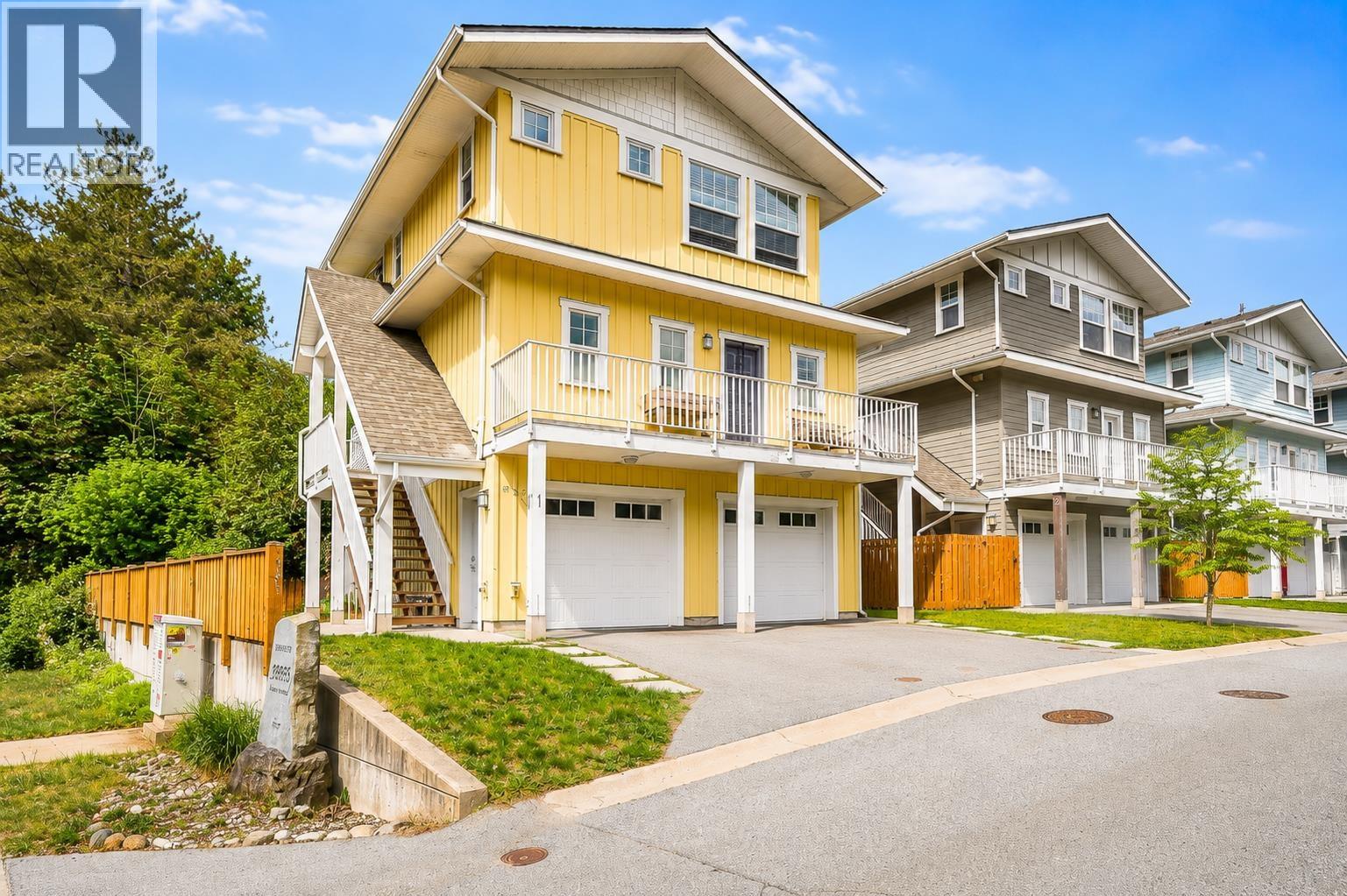 3 Bed, 3 Bath House for Sale in Squamish – 1 39885 GOVERNMENT ROAD, Squamish – MLS# R3165029