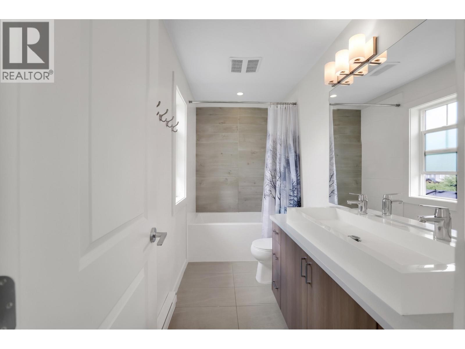 1 39885 GOVERNMENT ROAD, Squamish
