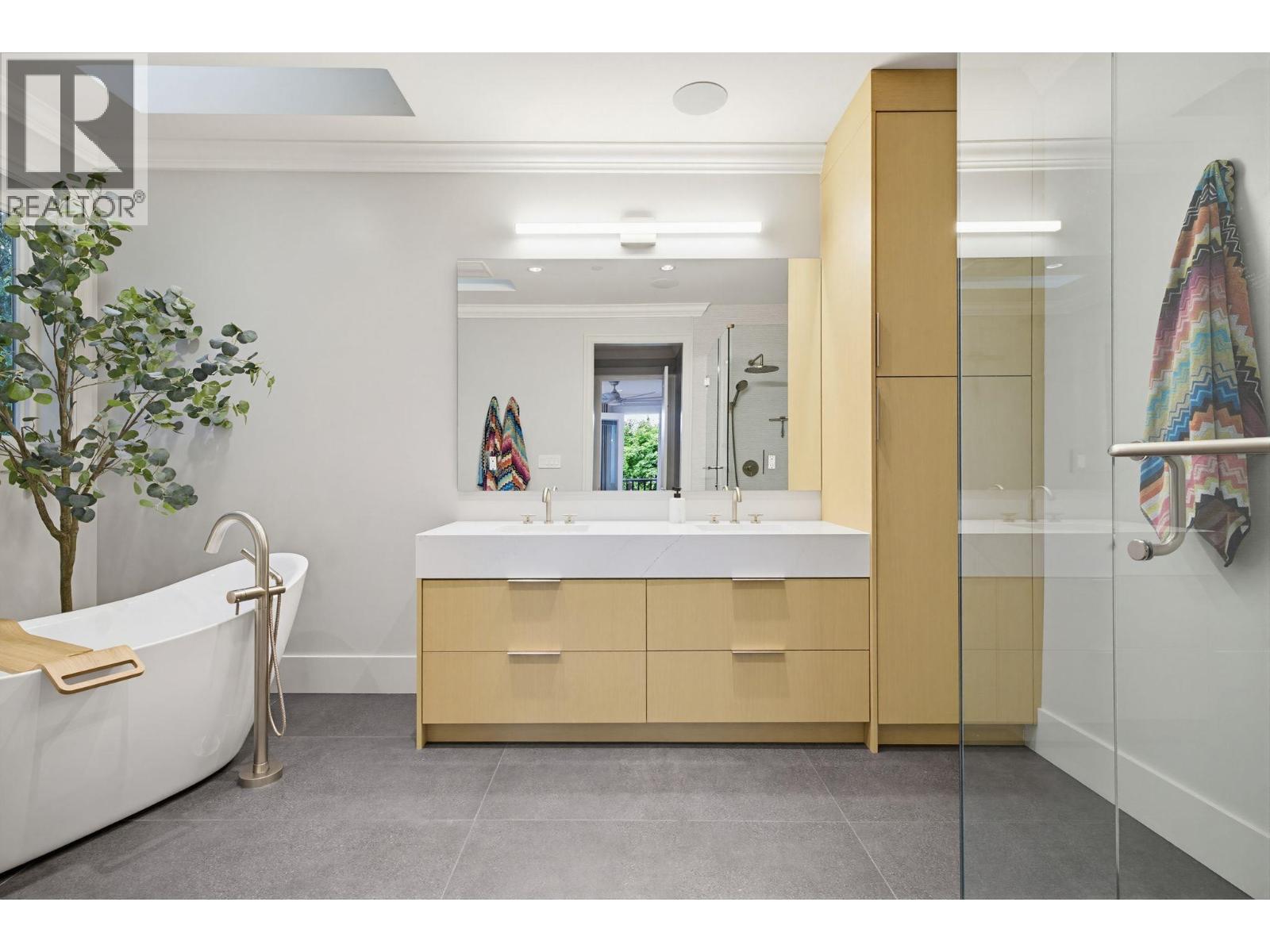 6 Bed, 7 Bath House for Sale in Vancouver – 4021 W 34TH AVENUE, Vancouver – MLS# R3165037 - Image 22