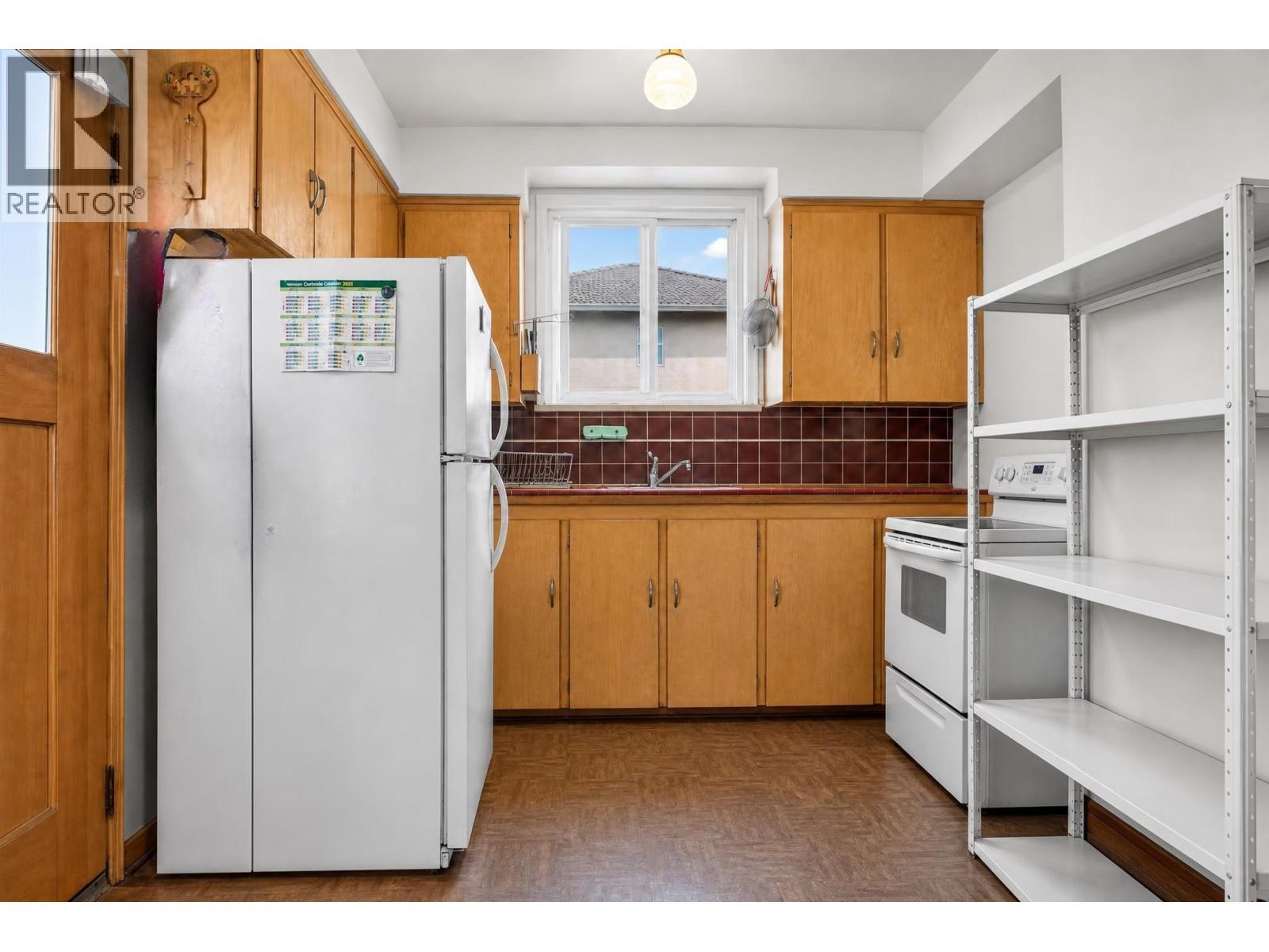 4 Bed, 3 Bath House for Sale in Burnaby – 4205 PENDER STREET, Burnaby – MLS# R3165057 - Image 10
