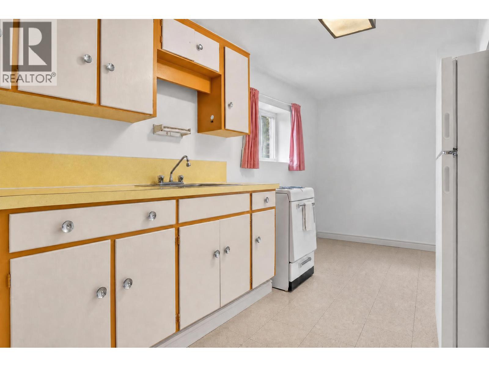 4 Bed, 3 Bath House for Sale in Burnaby – 4205 PENDER STREET, Burnaby – MLS# R3165057 - Image 26