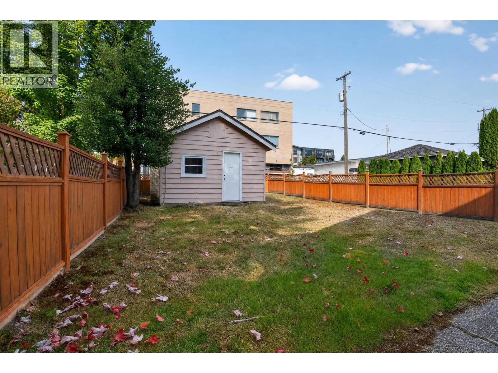 4 Bed, 3 Bath House for Sale in Burnaby – 4205 PENDER STREET, Burnaby – MLS# R3165057 - Image 28
