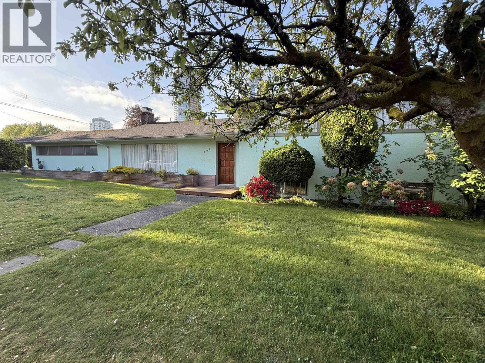 4 Bed, 2 Bath House for Sale in Vancouver – 692 W 39TH AVENUE, Vancouver – MLS# R3165073 - Image 13
