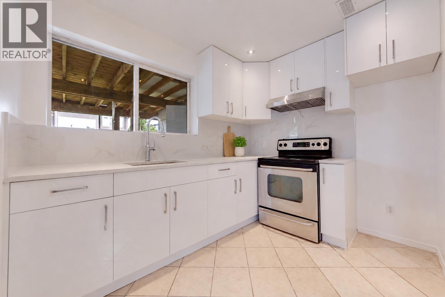 5 Bed, 3 Bath House for Sale in Richmond – 10351 AMETHYST AVENUE, Richmond – MLS# R3165083 - Image 16