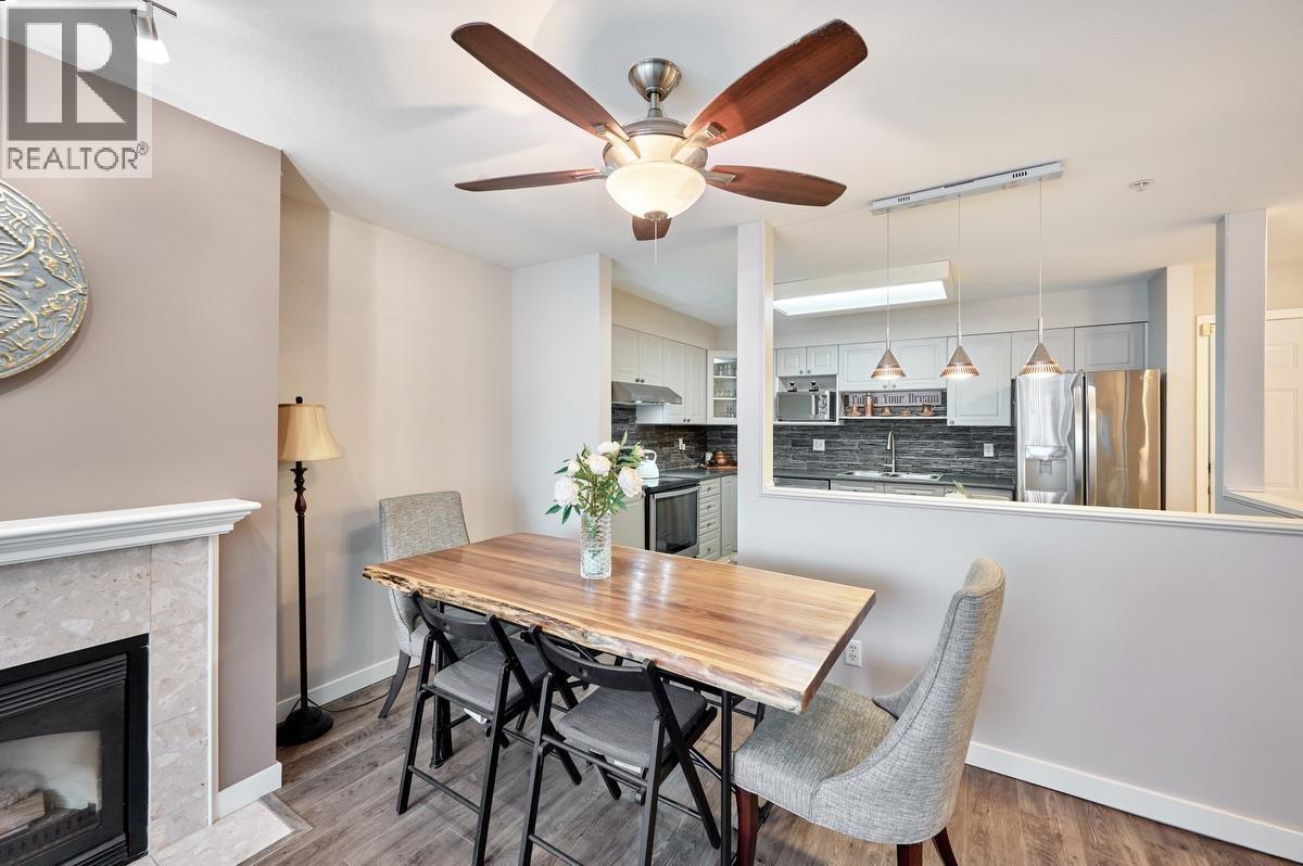 307 855 W 16TH STREET, North Vancouver — photo 5