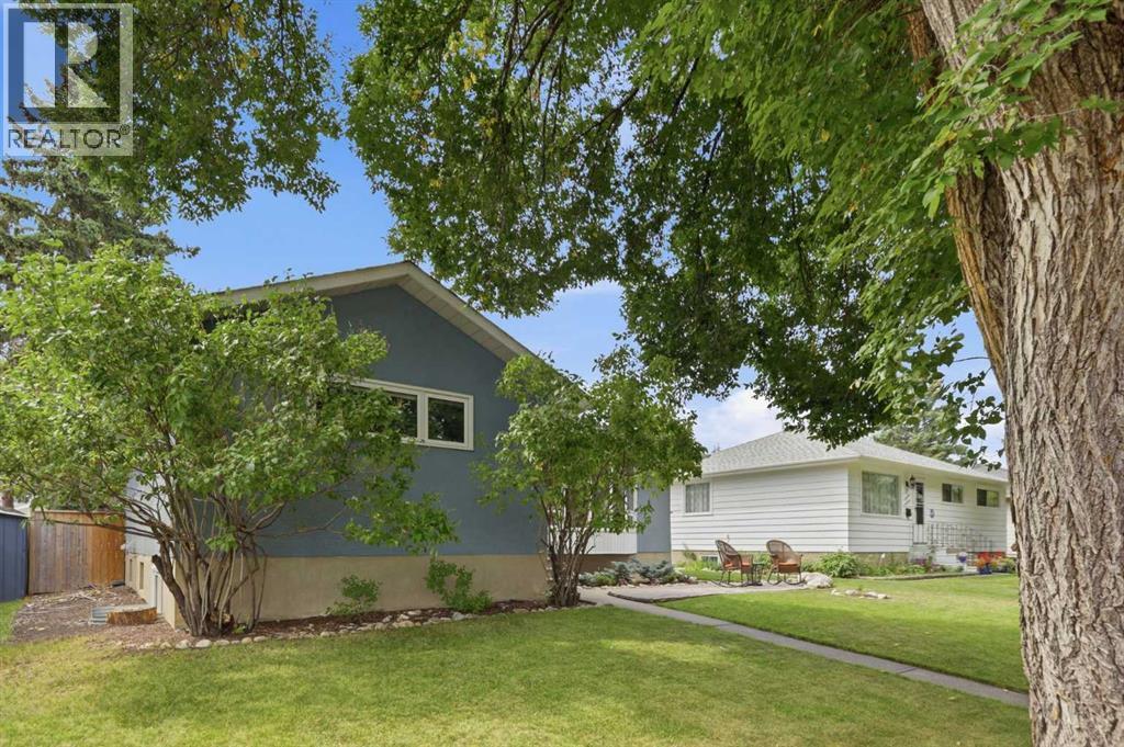 23 Winslow Crescent SW, Westgate, Calgary photo 3
