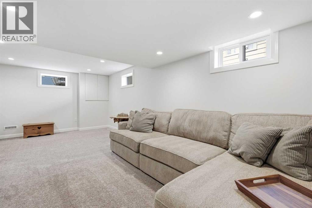 23 Winslow Crescent SW - Image 32