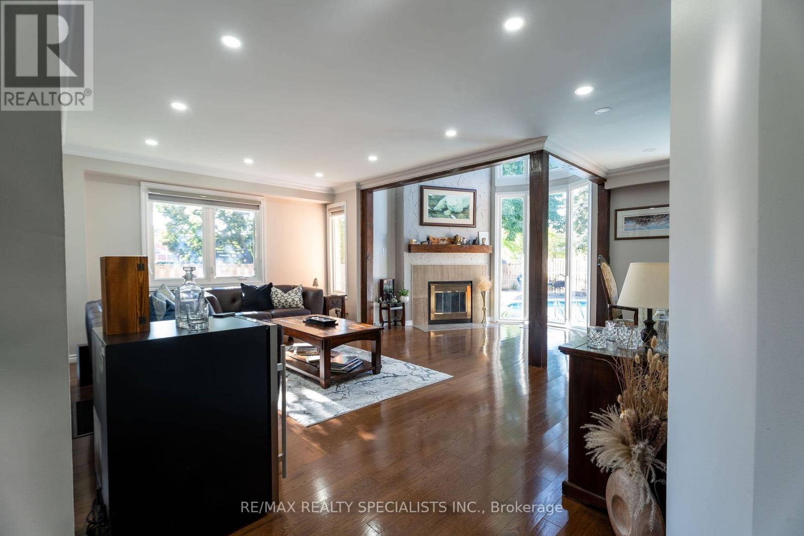 39 PARKSIDE DRIVE, Brampton (Brampton South) — photo 4