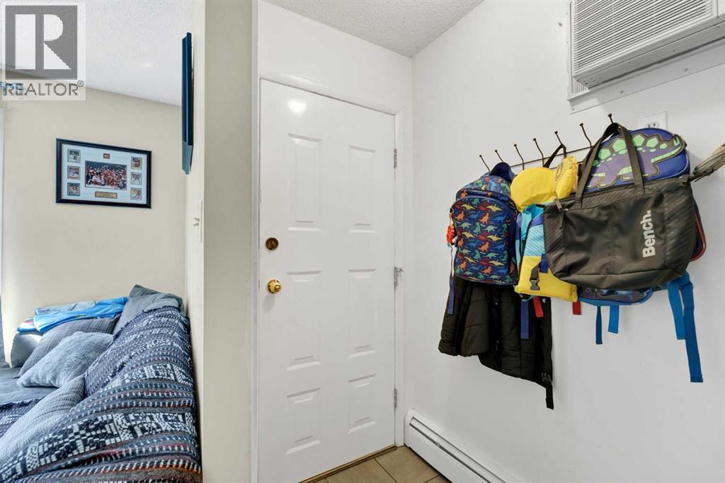 662/664 1 Street SW, Medicine Hat — photo 4