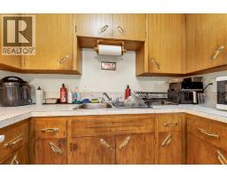 662/664 1 Street Sw, Medicine Hat, AB T1A3Z4 Photo 16