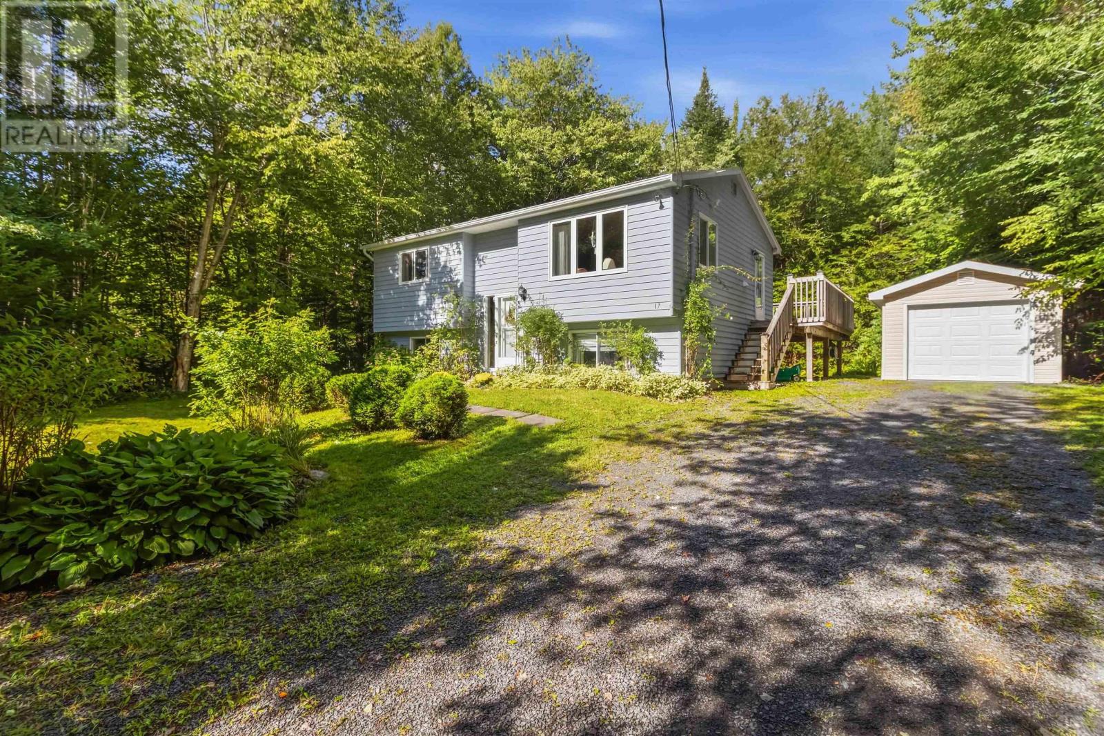 17 HALFWAY LAKE HAMMONDS PLAINS Drive, Maplewood — photo 1