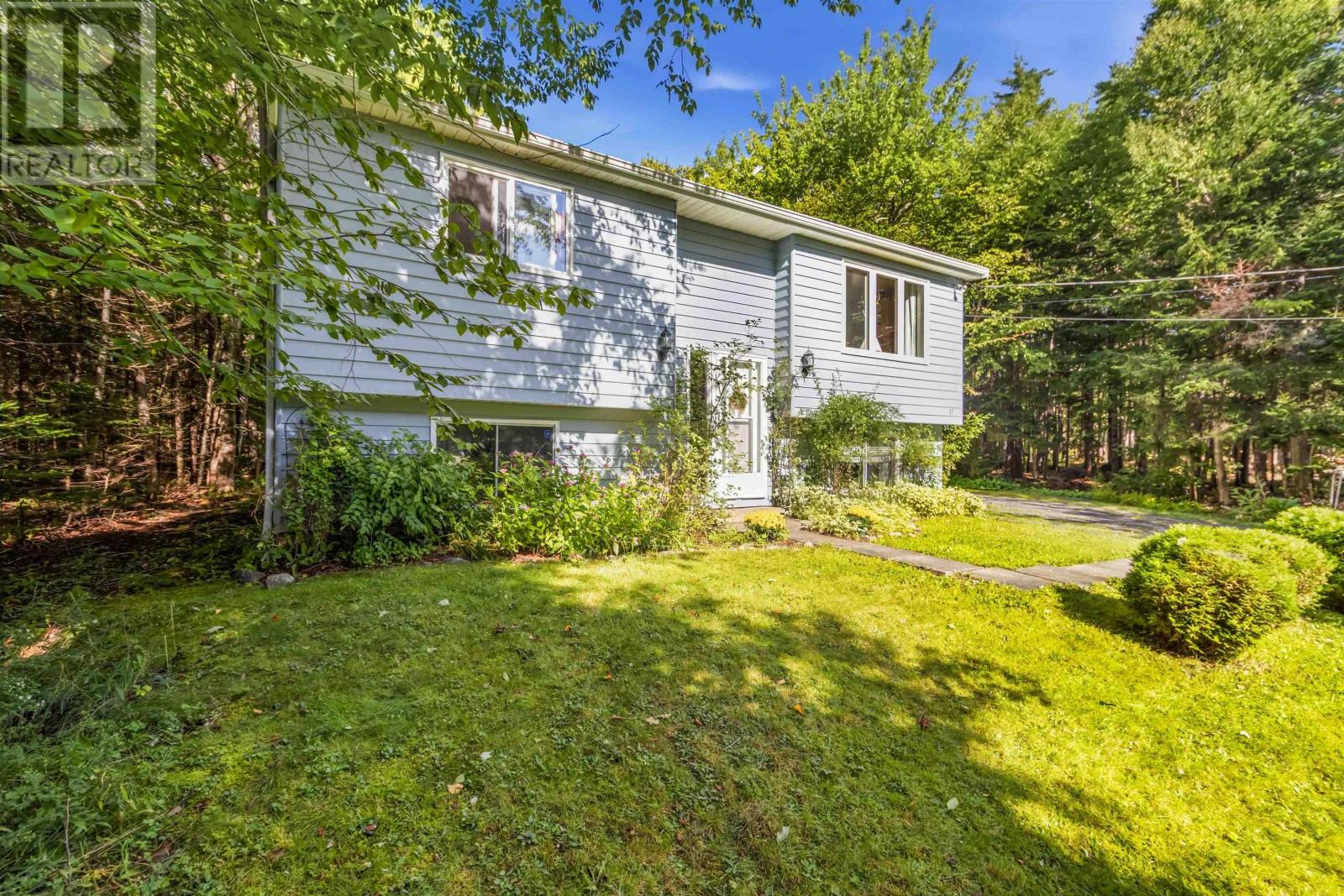 17 HALFWAY LAKE HAMMONDS PLAINS Drive, Maplewood — photo 3