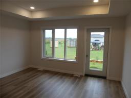 118 Sterling Crescent, Steinbach, MB R5G3A5 Photo 9