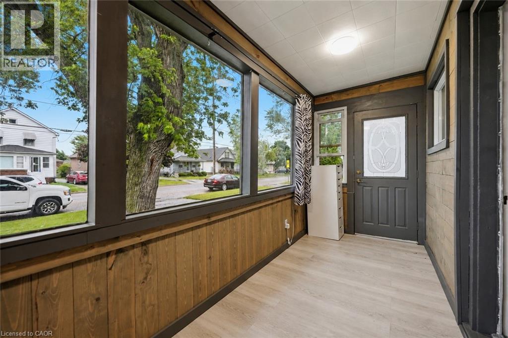 458 DAVIS Street - 7